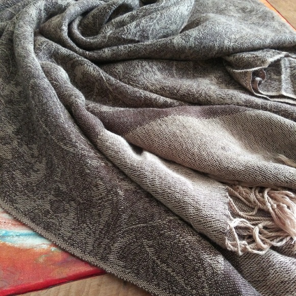 Scarf - Picture 4 of 5